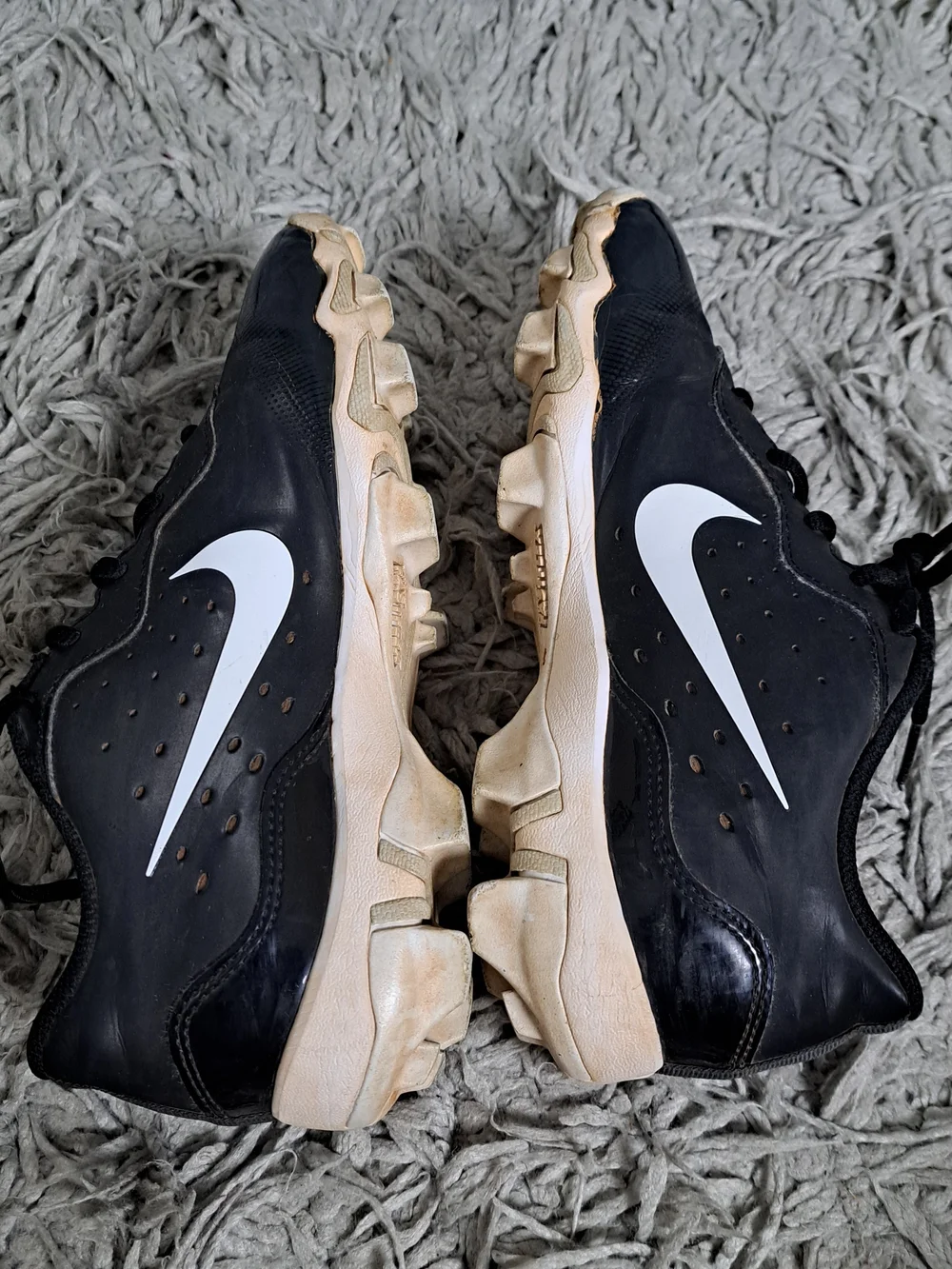 Nike Black BASEBALL Cleats with White Swoosh Youth SIZE 6.5